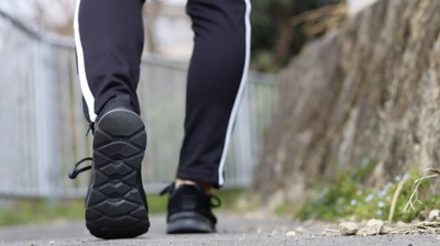 認知症や寝たきりの予防に重要なたんぱく質。不足すると寿命が短くなる…歩くスピードが落ちたら低栄養のサイン