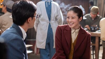 来週の『あんぱん』あらすじ。嵩はのぶに「いつか世界一面白いものを作りたい」と話す。のぶは資料室の古新聞の中からあるものを見つけて…<ネタバレあり>