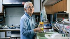 作家・阿刀田高さんが語る91歳ひとり暮らし。「1日1日をそれなりに」認知症の妻の最後の言葉に「感謝しかない」
