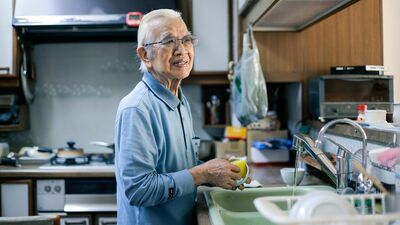 作家・阿刀田高さんが語る91歳ひとり暮らし。「1日1日をそれなりに」認知症の妻の最後の言葉に「感謝しかない」