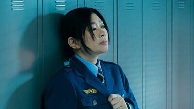 今夜の『パンチドランク・ウーマン』あらすじ。こずえのタブレット端末が何者かに盗まれた。一方、怜治は死刑囚・鎧塚に脱獄を持ちかけ…＜ネタバレ＞