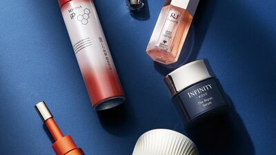 年齢とともに目の下・まぶた・頬の下などに現れる、細かい散在シワ。保湿、肌荒れ予防など悩みに合った全顔用シワケアコスメで、肌も気持ちも若々しく!