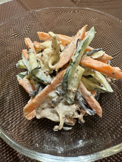 ひじきと鶏のサラダ