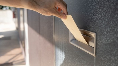 幼い孫と嫁を残して病死した一人息子。傷心の母のもとに無記名の＜悪意に満ちたハガキ＞が…沢村貞子「ハガキを書いた人をつきとめてもあなたの心はおさまらない」