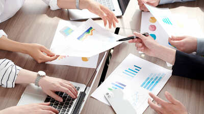 「仕事ができない人ほど自信たっぷり」という不思議。実は「能力の低い人ほど自分の能力を過大評価する」という実験結果も。能力不足に気づかせるには…