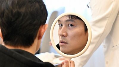 『リブート』緊迫の展開が続く中、一人二役の鈴木亮平が発した＜あるセリフ＞が「ここだけ癒しだった」「巻き戻して見ちゃった」とSNSで話題に