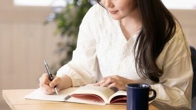 【読めるけど書けない漢字】を紙に書くと、脳がイキイキ!<手書き>が記憶とやる気を呼び覚ます