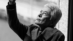 鹿賀丈史「劇団四季を辞めるとき『3年間は舞台に出るな』と言われ。松田優作の相棒役で映画デビューした時、撮影現場で驚いたのは…」