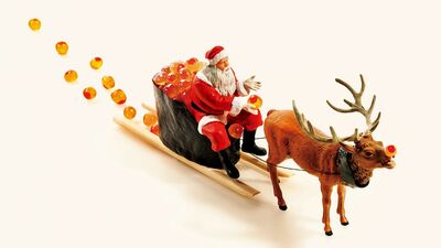 田中達也「ノリのソリにノル、サンタさん。軍艦巻きでクリスマスを表現。プレゼントは『い・く・ら』でもあるぞ！」