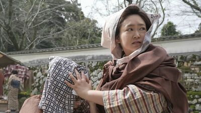 ＜あげくの果てに耐え切れんくなって、海に身を投げる人もおる＞『ばけばけ』ラシャメンと誤解されて石をぶつけられたトキ。視聴者はあの人の一言を思い出し…「こういう形で伏線回収されるとは」