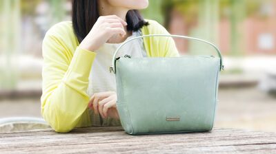 日常を美しく彩る、倉吉生まれの名品「バルコス　シルキーレザー2wayハンドバッグ＜ヴェルーチェ＞」を3名様に