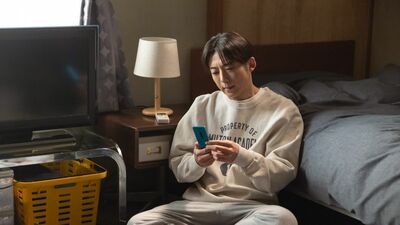 高橋一生主演『リボーン』第２話あらすじ。英人として生きていくしかないことを悟った光誠。ところが商店街に…＜ネタばれあり＞