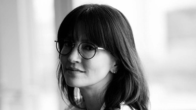 アンジェラ・アキ「徳島で〈ガイジン〉と呼ばれて過ごした幼少期。どうすればみんなに認められるのか。そんなことばかり考えて生きてきた」