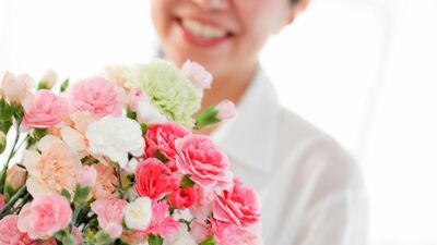 斉藤ナミ「宗教２世の私は、母をまっすぐ愛せない。かつて私を〈愛のむち〉で打ち据えたあの手はすっかり老いて」