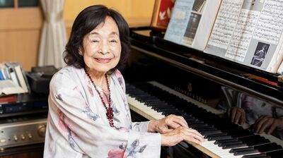 100歳のピアニスト・室井摩耶子「食事は100gの牛フィレステーキを。100歳だからこそ出せるピアニシモがある」