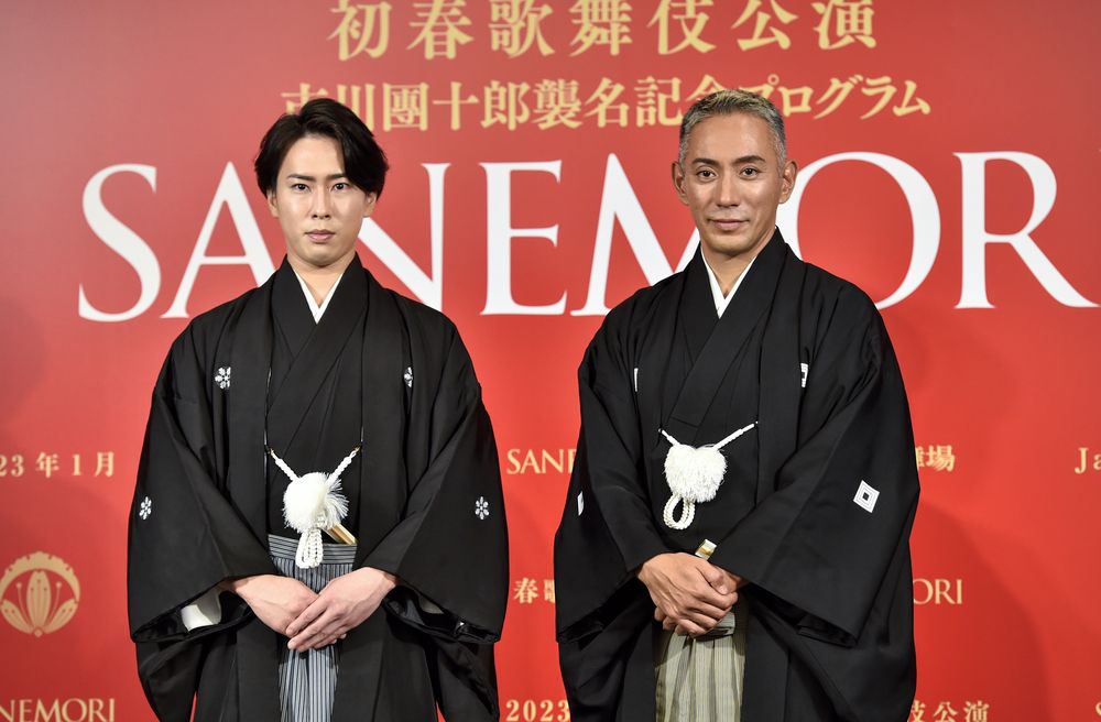 市川海老蔵、團十郎を襲名して迎える新年初めての演目は『SANEMORI』 Snow Man宮舘涼太が2度目の出演、親子2役への挑戦 初春歌舞伎公演 市川 團十郎襲名記念プログラム『SANEMORI』｜芸能｜婦人公論.jp