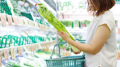 食料品の価格上昇が止まらない一方、25年の春闘は3年連続で高い賃上げ。実質賃金引き上げのために労使は何をすべきか？経済学者が解説