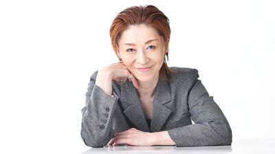 越乃リュウ「宝塚歌劇111周年記念式典に出席。なかなか会うことのない人たちと会い、懐かしい時間に。未来へ導く継承の力を感じて」