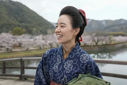 『ブラッサム』場面写真　葉野珠（石橋静河）