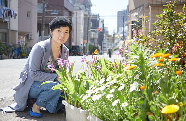 5ページ目）《路上園芸》鑑賞で路傍の草花から元気をもらう。いつもの