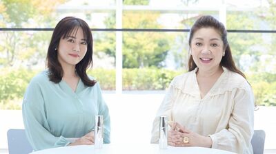 磯山さやか 「あの人いつも笑顔だったよね」と言われる人になりたい。40代になってたどり着いた美の秘訣は…。美容愛好家・野毛まゆりとのSP対談公開
