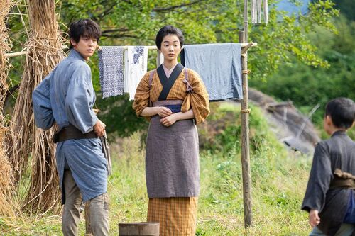 『風、薫る』場面写真（見上愛さん、小林虎之介さん）