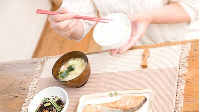 夫に先立たれ、ひとり暮らしにも慣れたけど…食事を「暑くて食欲がない」「面倒だから」と抜いていませんか。まずは「おいしい」の一言から