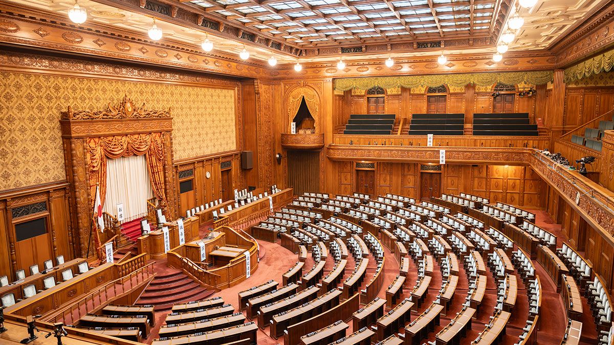 世界各地で紛争が絶えないなか、福田康夫元首相と古賀誠元自民党幹事長が、戦争を知らない政治家らへの思いを語った。重鎮2人の思いとは?