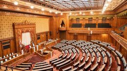 世界各地で紛争が絶えないなか、福田康夫元首相と古賀誠元自民党幹事長が、戦争を知らない政治家らへの思いを語った。重鎮２人の思いとは？