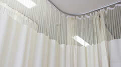 車にはねられ昏睡状態になった小学生の息子。両親が帰宅すると、なぜか家中が荒れていた。「息子のたましいが帰ってきているのでは」と思ったある日…