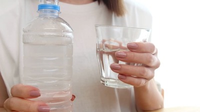 寝る前の＜コップ1杯の水＞は多すぎだった？専門家「50代の半数以上が夜間頻尿を経験。もしそれを解消したいなら…」