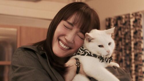 『ひとりでしにたい』場面写真 鳴海とネコ