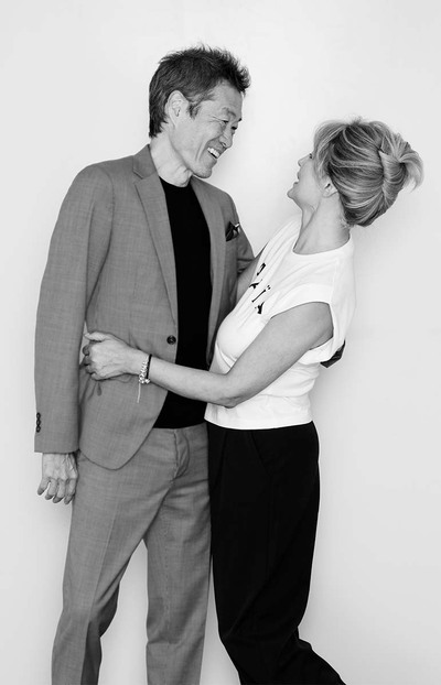 梅宮アンナさん（右）と世継恭規さん（左）