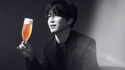 アサヒビール、亀梨和也と共同開発した『アサヒKAME BEER』を数量限定発売。グラスやシリアル入りアートボードなどオリジナルグッズも