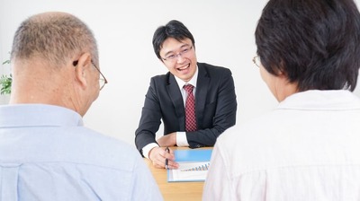 営業員の『保険を見直しませんか？』の勧めは99％ソンする？「見かけが安くなっても実は…」専門家が＜保険の転換の落とし穴＞を解説