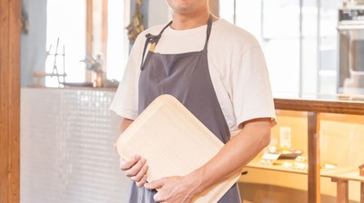 63歳が大手ファストフード店の仕事に挑戦。高齢客の代わりにタッチパネルを操作するも反応しなかった理由は…