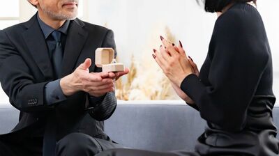 親の介護を任せるために高齢で結婚相談所に登録する人も…＜定年後の結婚＞は恋愛感情だけで突っ走ると失敗するワケ