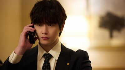 「お兄ちゃん、信じてた！」『10回切って倒れない木はない』。ミンソクの養兄・キム・ヒスンを演じるのは…キム・ドワン＜キャスト紹介＞