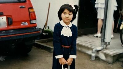 斉藤ナミ「父のギャンブルで極貧に。修学旅行も行けず、母は宗教へ…。貧乏を脱した今でも、お金を使うたび、罪悪感が襲ってくる」