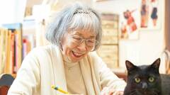 嶋暎子「新聞バッグと巨大コラージュでブレイクした80歳。介護、車椅子生活中も『紙が私の絵の具』と手を動かし続けて」