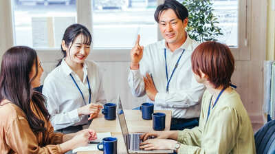 気の合う上司や部下を「友達」と表現できる？「私に友達はいるのか」悩む大人が多いワケ。専門家「日本は他国に比べ『友達』の定義が限定的で…」