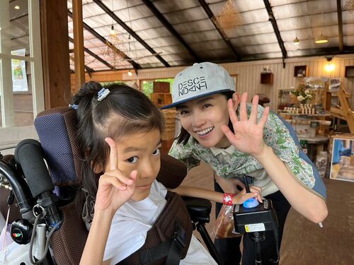 星野真里さんと娘さん