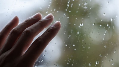 年をとると、たとえ1週間でも家にこもるのはよくない。そのワケは…和田秀樹オススメ<梅雨の時期も外出するために取り組みたいこと>