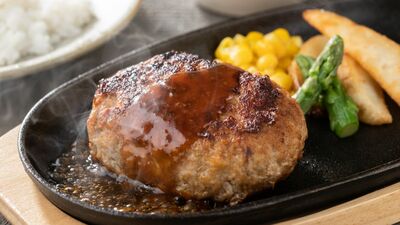 医師・保坂隆「肉を食べることが禁止されていた江戸時代の平均寿命は<40歳>。肉をあまり食べない人は食べる人より3倍も…」