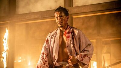 『豊臣兄弟！』小栗旬「本能寺であきらめた信長は燃え尽き症候群だったのでは。光秀へのセリフ＜お前じゃない＞を加えた理由は…」