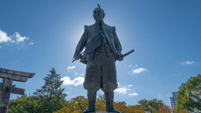 本郷和人　いよいよ始まった『豊臣兄弟！』。歴史研究者の自分が「藤吉郎と小一郎が同父か異父かとかは、ドラマの展開の都合で構わない」と思うワケ。ただし＜秀長が健在ならば豊臣政権は生き残れた＞との評価は…