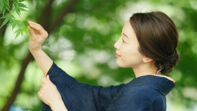 「洋服が似合わなくなった」は着物への招待状。肌映りをよくし、美しい所作を育てる<大人のドレスコード>とは…。呉服店店主が教える着物生活の魅力