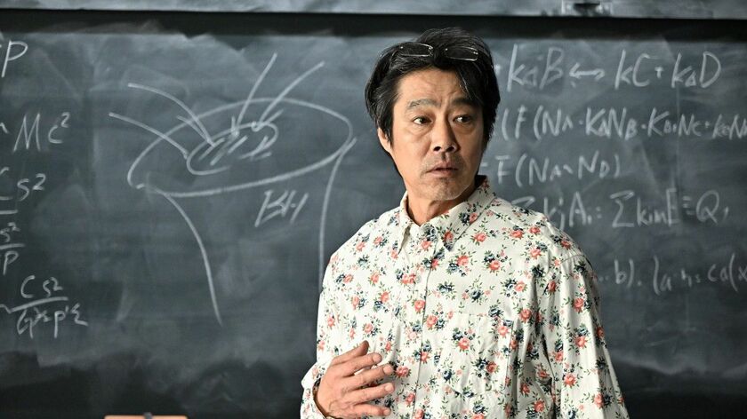 『GIFT』第1話あらすじ。天才すぎる〈宇宙物理学者〉の伍鉄。ある日、車いすラグビーの弱小チームを訪れ…＜ネタバレあり＞