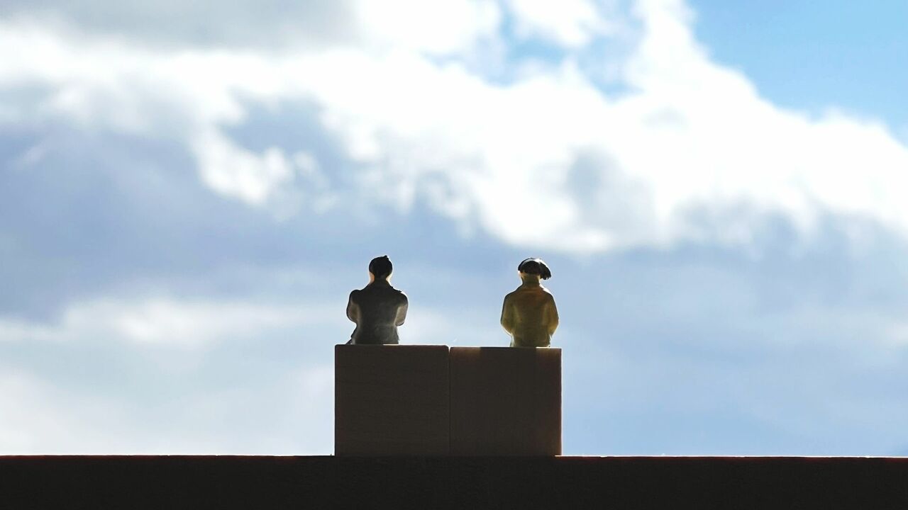 熟年夫婦の投稿写真 熟年離婚を望む妻があとを絶たない理由。傲慢な夫の主張の根底には、「家事は無料だ」という発想が。夫婦問題研究家が教える、本当のベストパートナーとは？ 夫婦 がベストパートナーに変わる77の魔法｜人間関係｜婦人公論.jp