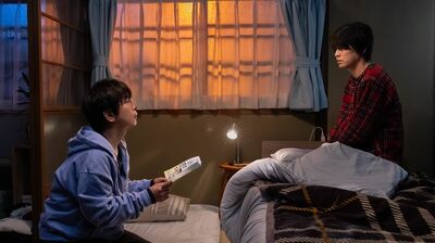 今夜の『ぼくたちん家』あらすじ。まさかのトラブルから玄一と索の同居生活がスタート。そんな中、ほたるの母は新宿の街を逃げ回ることに…<ネタバレ>